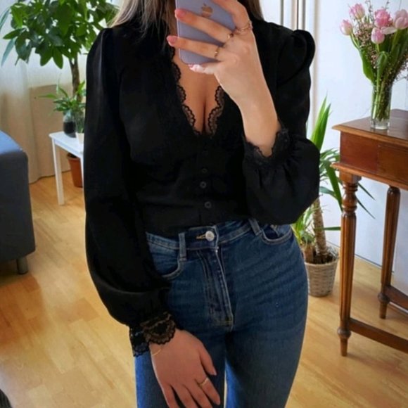 Button Down Blouse with lace details - Picture 7 of 8